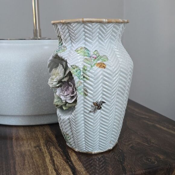 Japanese Porcelain Floral Wall Pocket - Picture 2 of 10
